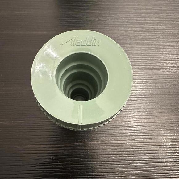 Vintage Stanley Aladdin Unbreakable Vacuum Bottle Thermos A-944DH Quart VGC - Picture 4 of 10